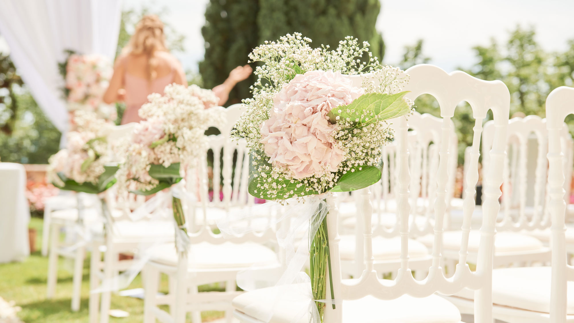 Wedding ceremony in the gardens of the Beau-Rivage Palace Lausanne