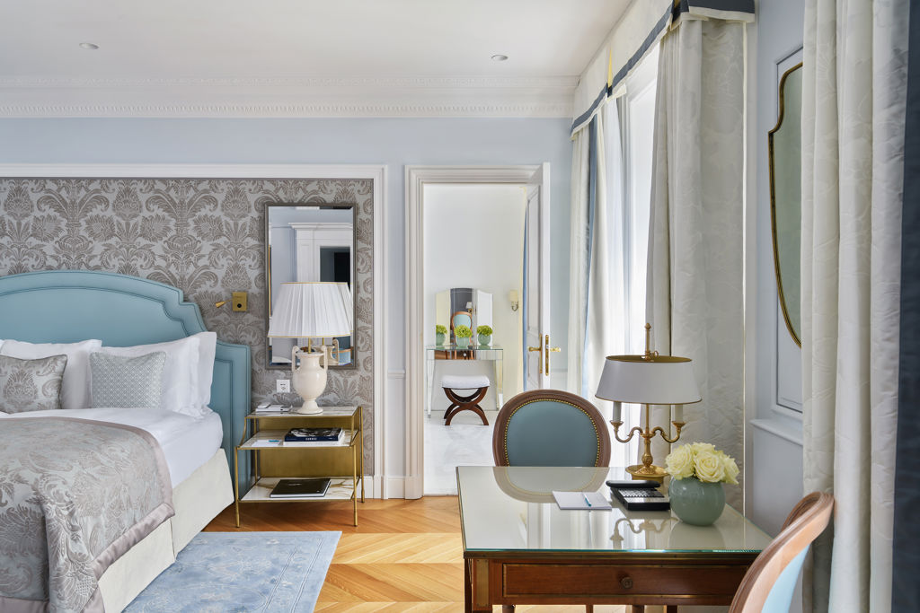 Bedroom and batthroom of the Junior Suite Beau-Rivage Room at Beau-Rivage Palace in Lausanne