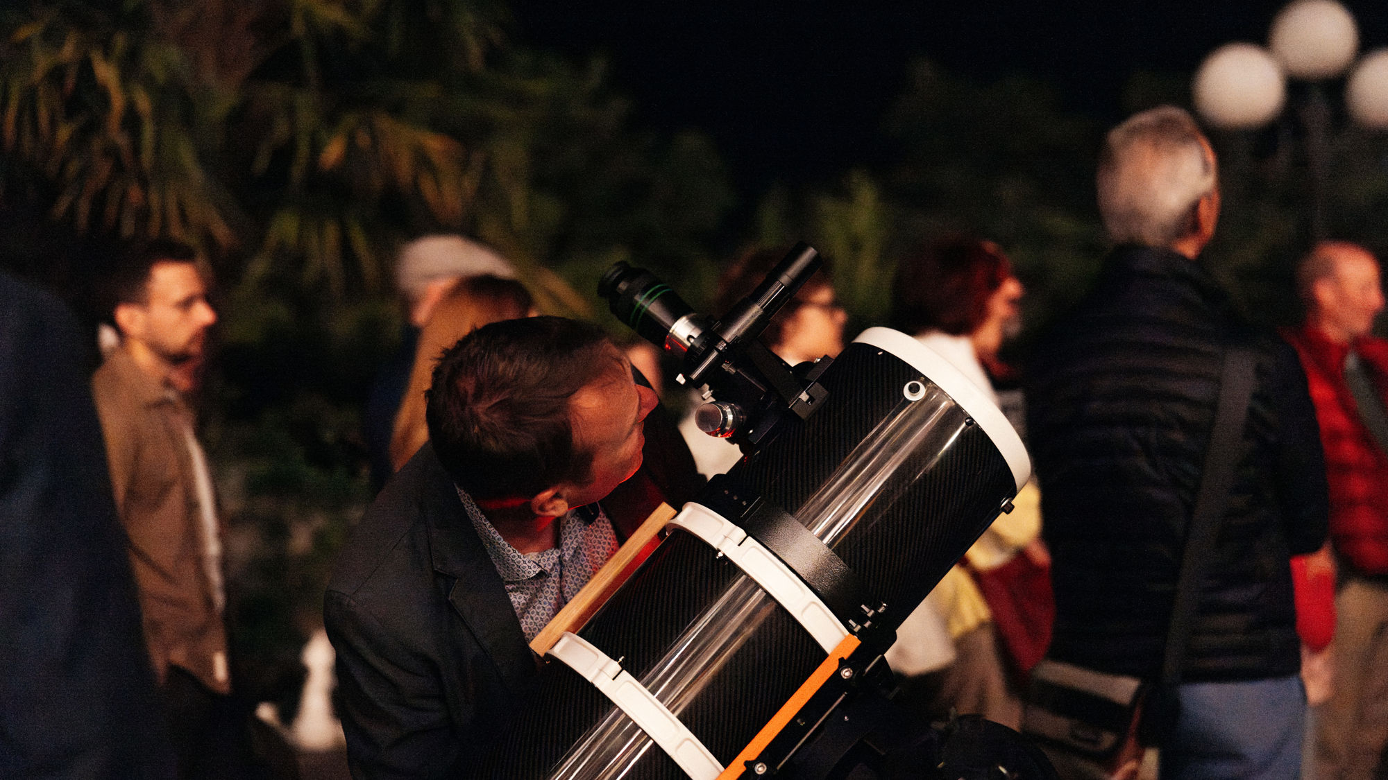 Discovering the stars evening at Beau-Rivage Palace in Lausanne - stargazing with professional astronomers and cocktail dinner