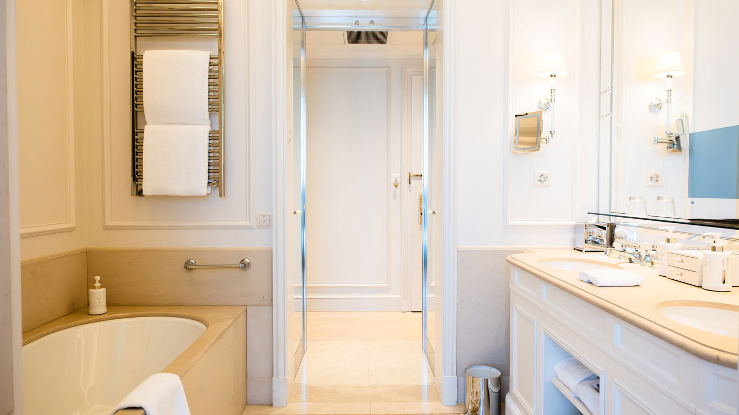Bathroom of the Superior Partial Lake and Alps View Room at Beau-Rivage Palace in Lausanne