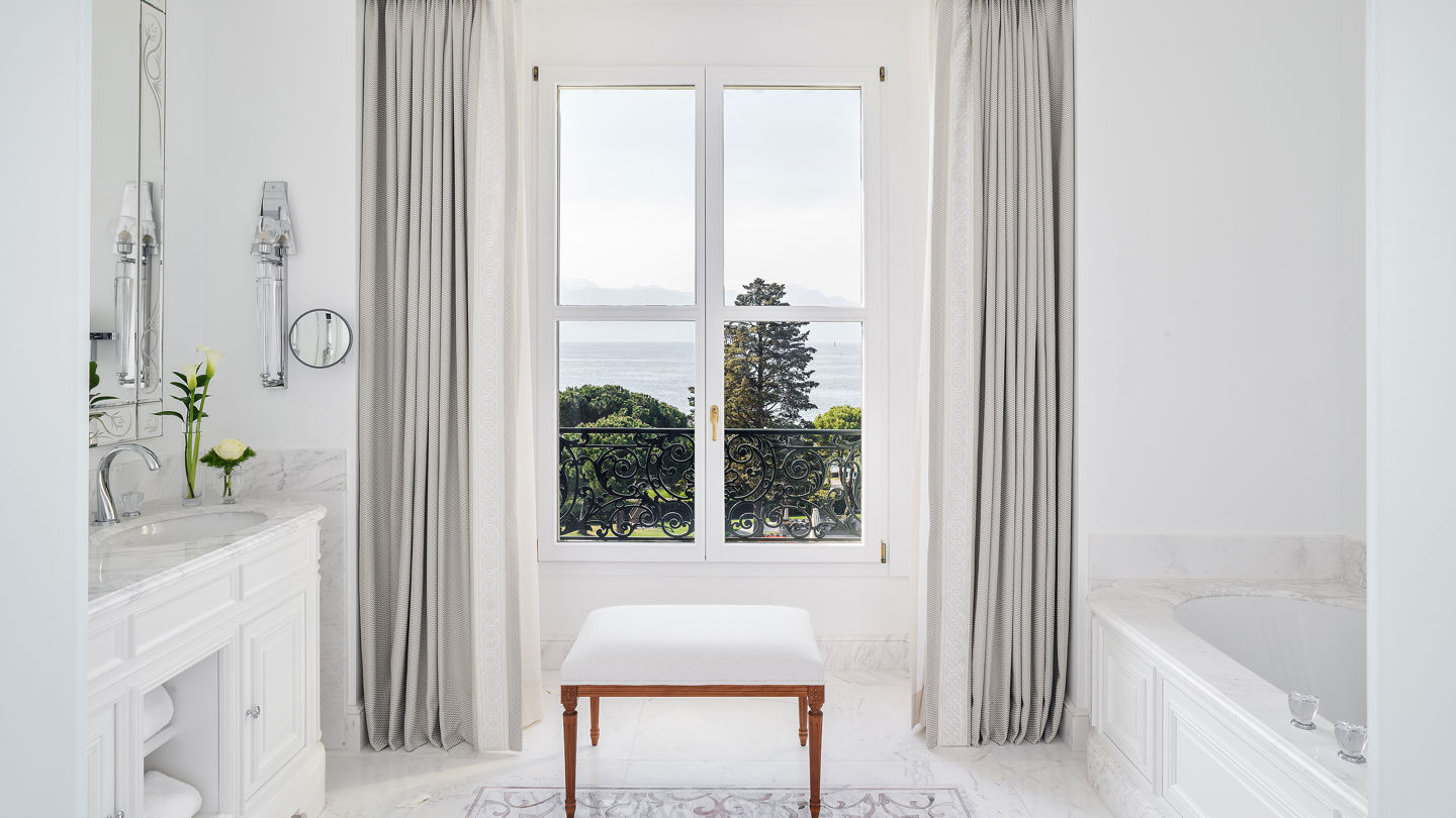 Bathroom of the Royal Suite at Beau-Rivage Palace in Lausanne overlooking the lake and the Alps