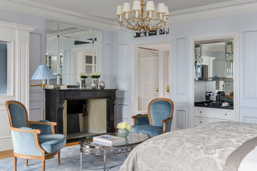 Lounge area of the Junior Suite Beau-Rivage Room at Beau-Rivage Palace in Lausanne