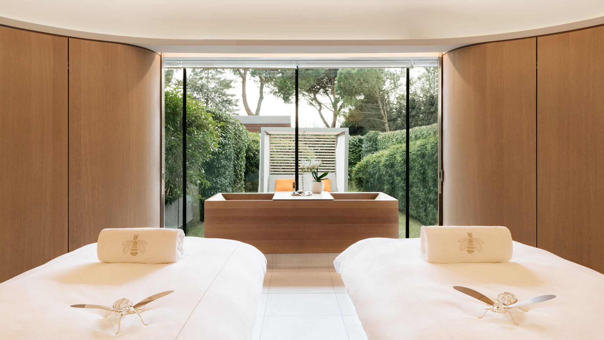 beau-rivage-palace-spa-guerlain-suite-orchidee-imperiale-23.jpg