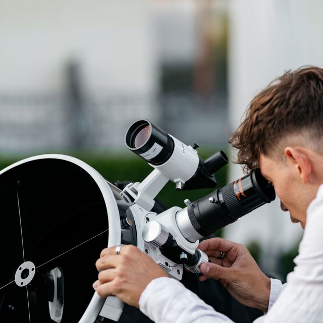 Discovering the stars evening at Beau-Rivage Palace in Lausanne - stargazing with professional astronomers and cocktail dinner