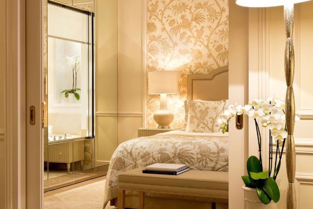 Bedroom in the Junior Suite Léman Room at Beau-Rivage Palace in Lausanne