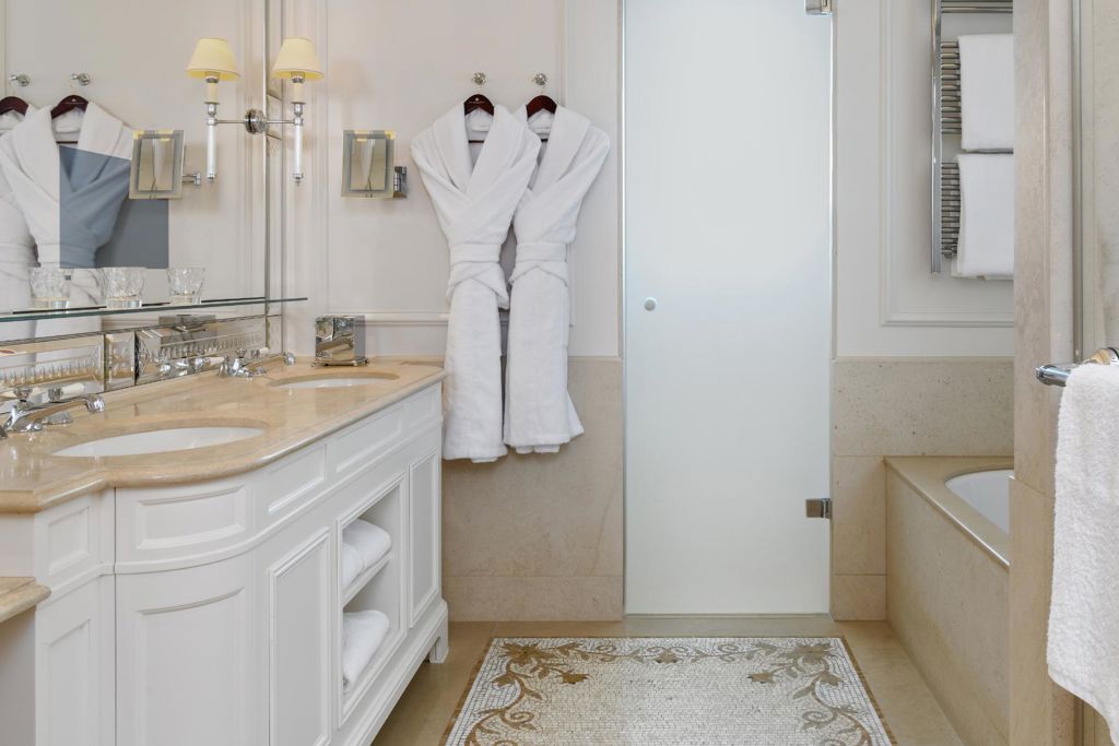 Bathroom of the Deluxe City and Garden View Room at Beau-Rivage Palace in Lausanne